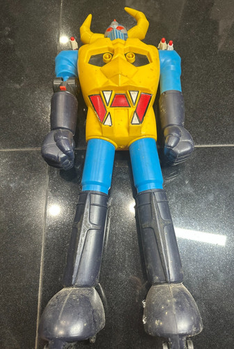 Modellino robot gigante